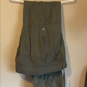 Studio Lululemon Size 4 Pants Army Green